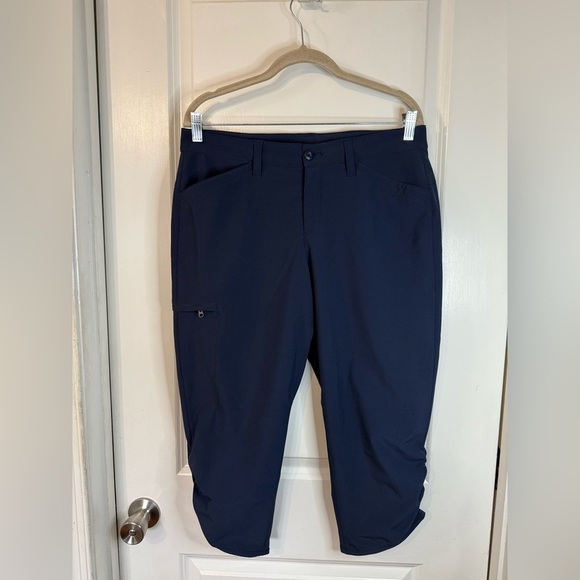 Eddie Bauer Women’s Navy Hiking Capris - Size 8 - Picture 1 of 11